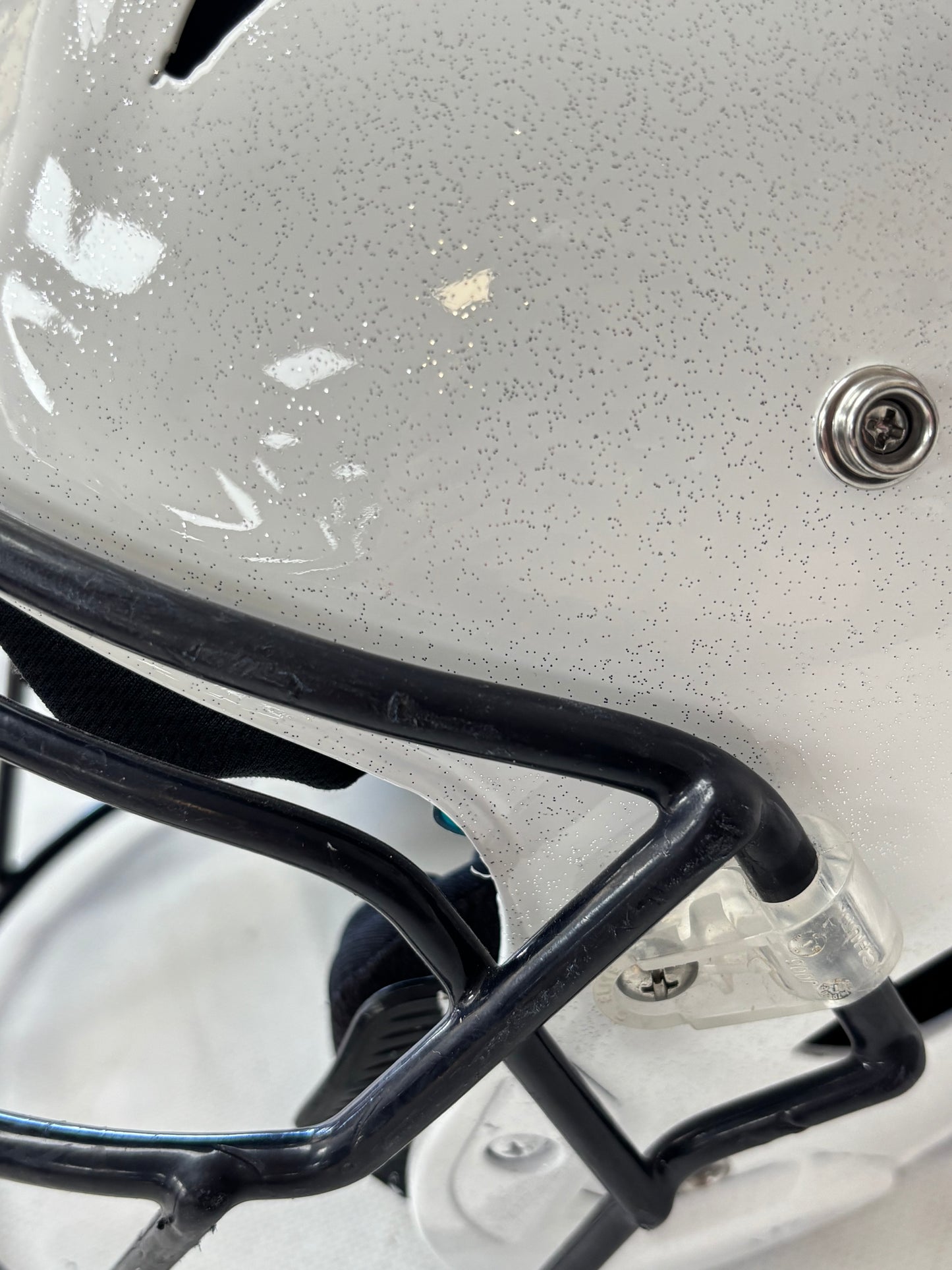 Schutt Vengeance 2016 Glitter white - Youth Large Football Helmet (used)