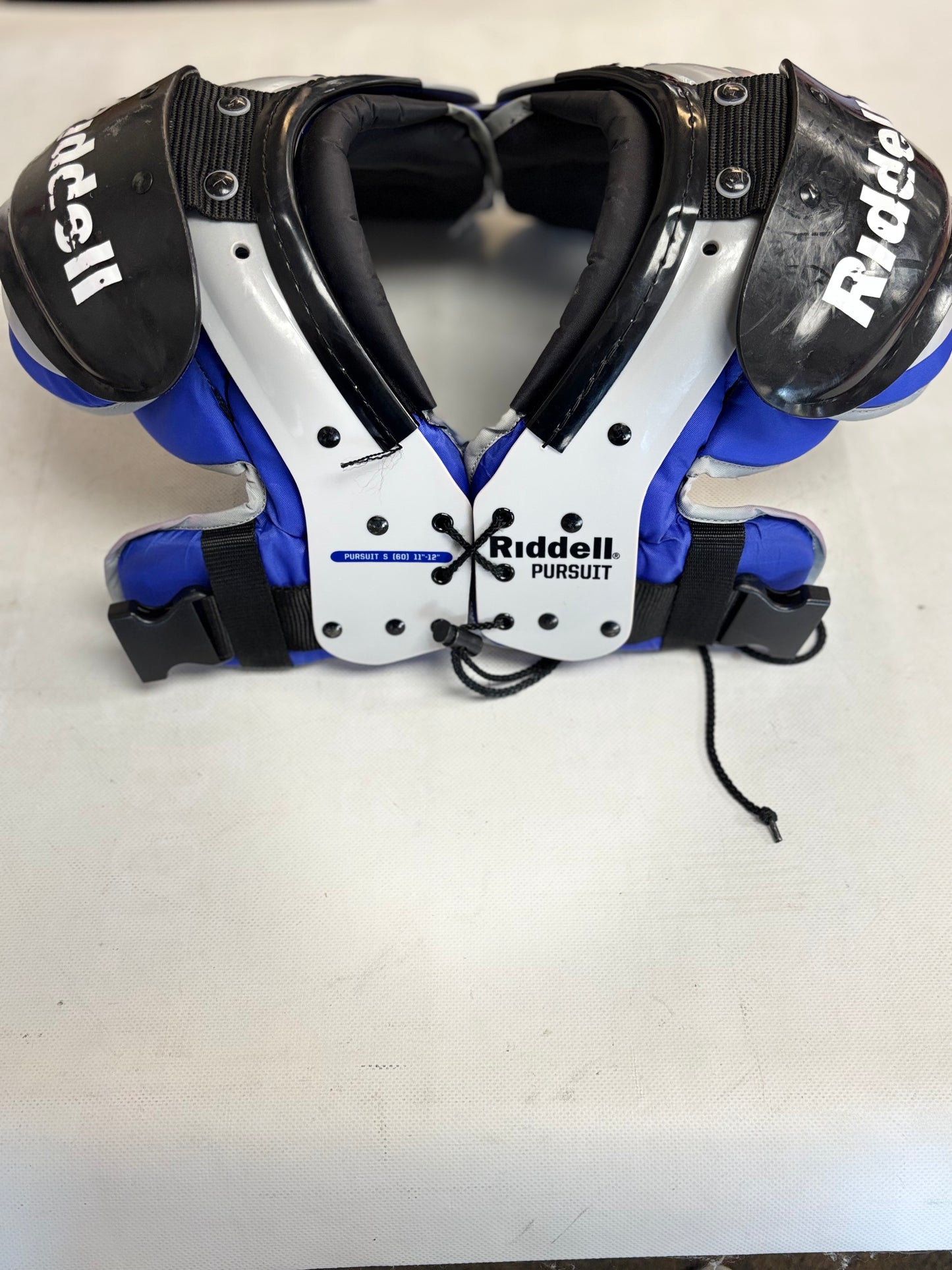 Riddell Pursuit Youth Small Football Shoulder Pads (used)