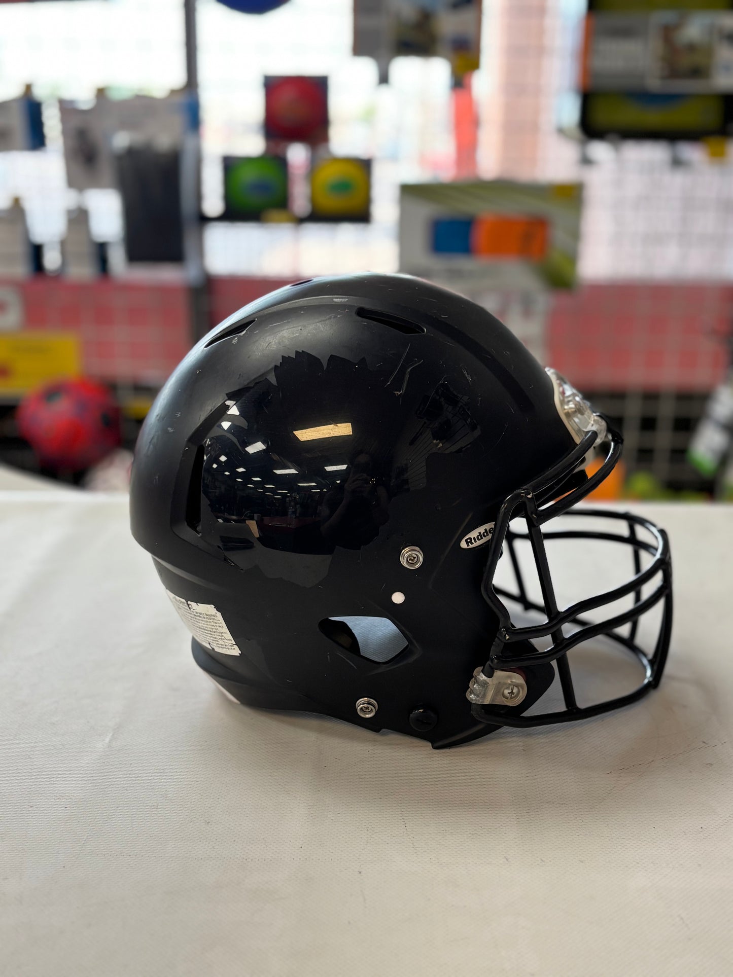 Riddell Victor-I 2022 Youth S/M - Matte Black (used)