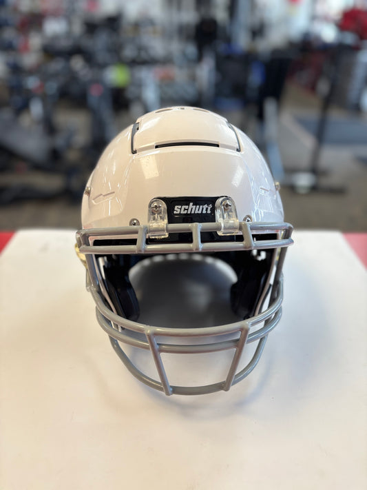 cheap football helmets used 2016 Riddell Navy Helmet Size Medium (Missing 1 Jaw Pad) cssportinggoods American Football Sports Exchange