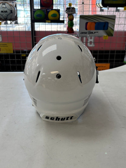 Schutt Vengeance 2018 in Glitter White - Youth Medium Football Helmet (used)