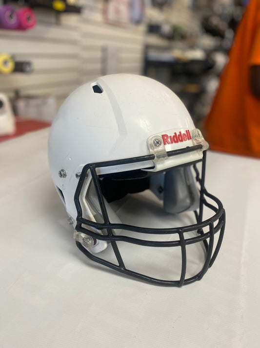 Riddell Victor 2022 Youth Medium (used)