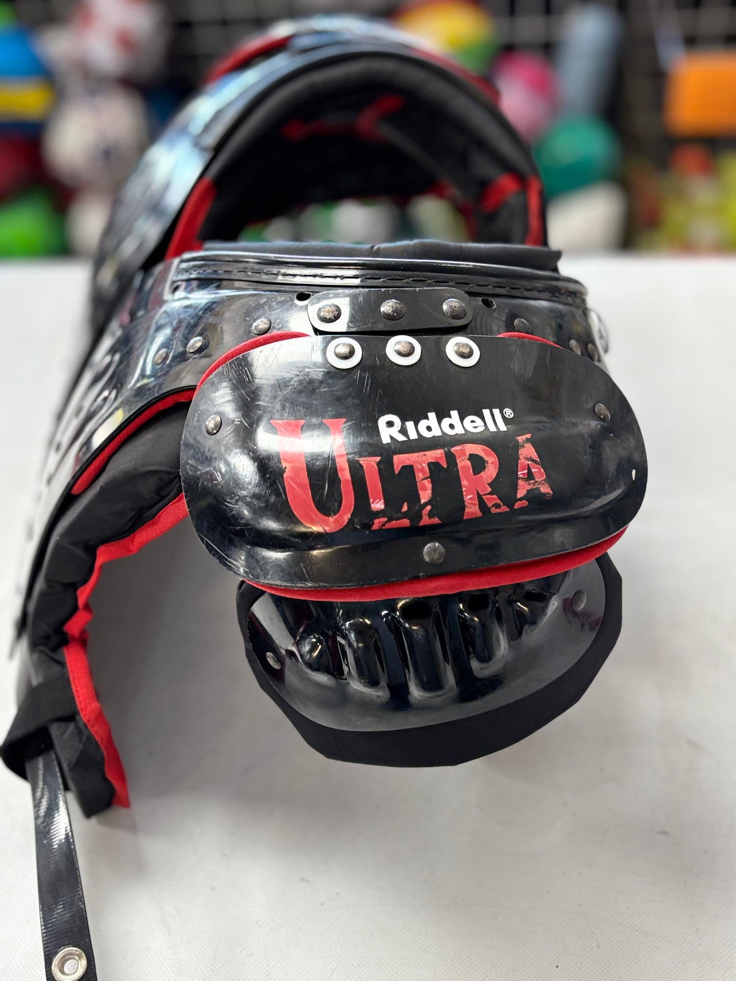 Riddell Ultra Shoulder Pads Size Medium (used)