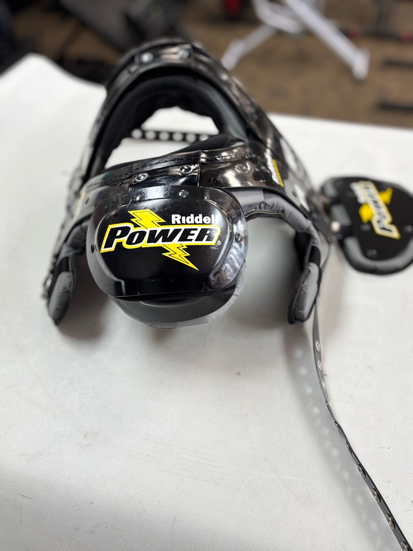 Riddell Power Surge Youth Medium Football Shoulder Pads (used)