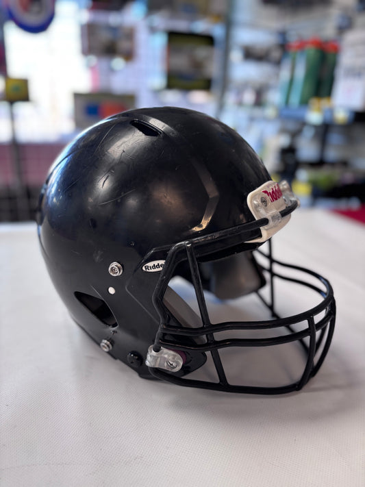 Riddell Victor Youth Large 2022- Shiny Black (used)