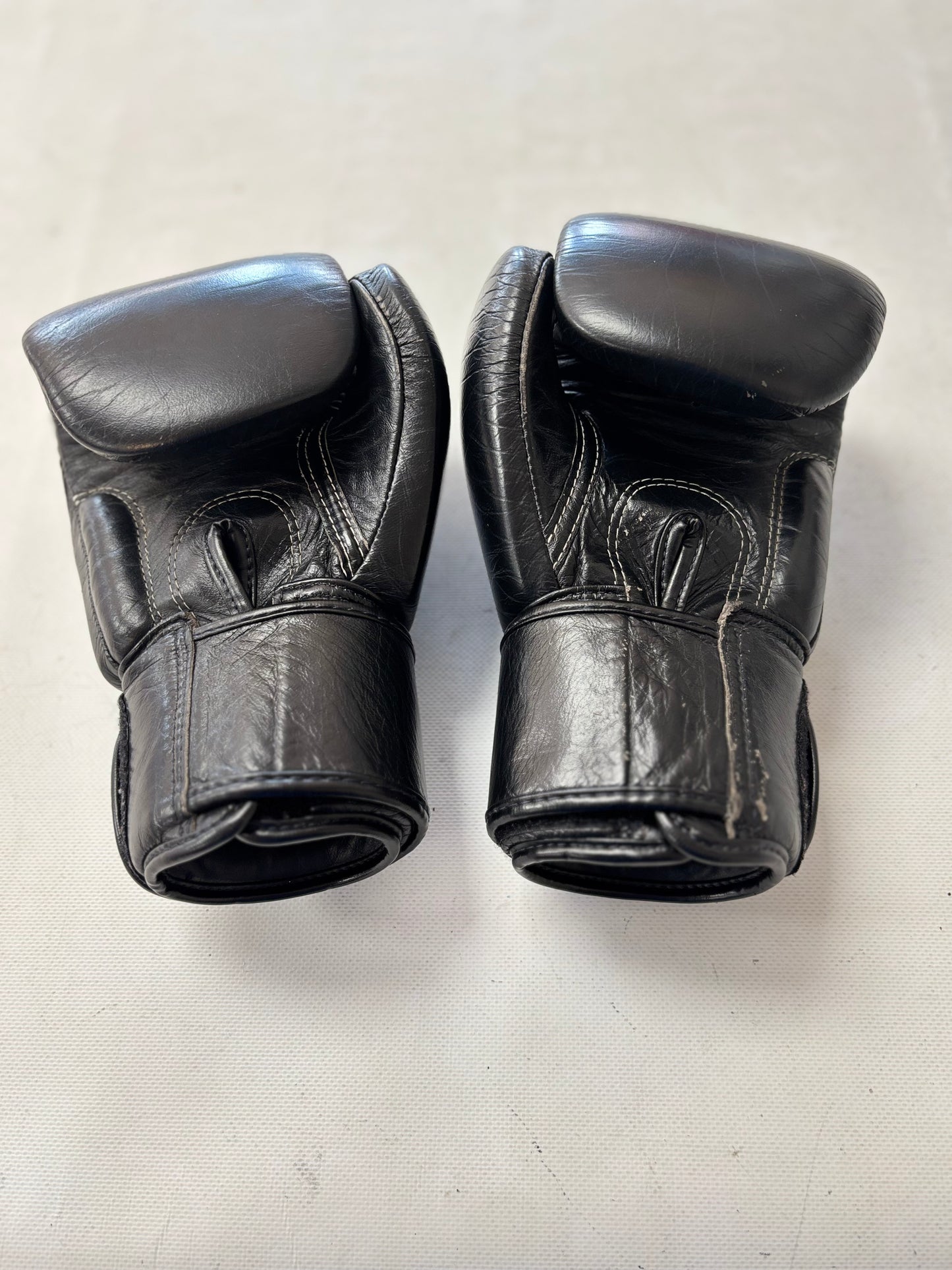 Fairtex Muay Thai Gloves 12oz (used)