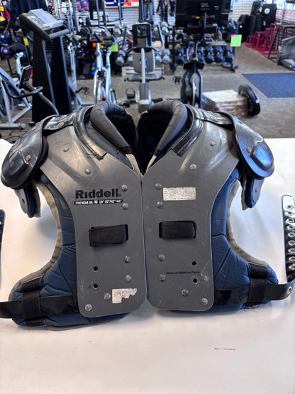 Riddell Phenom Adult Medium (used)