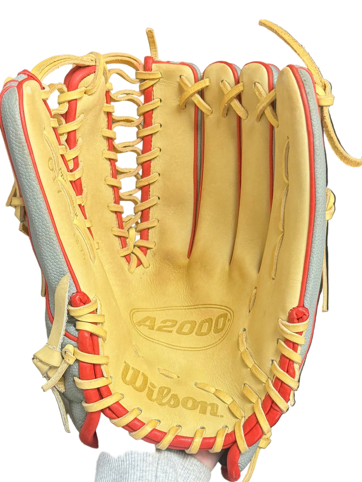 Wilson A2000 Right Hand Throw 12 3/4 Baseball Glove (used)