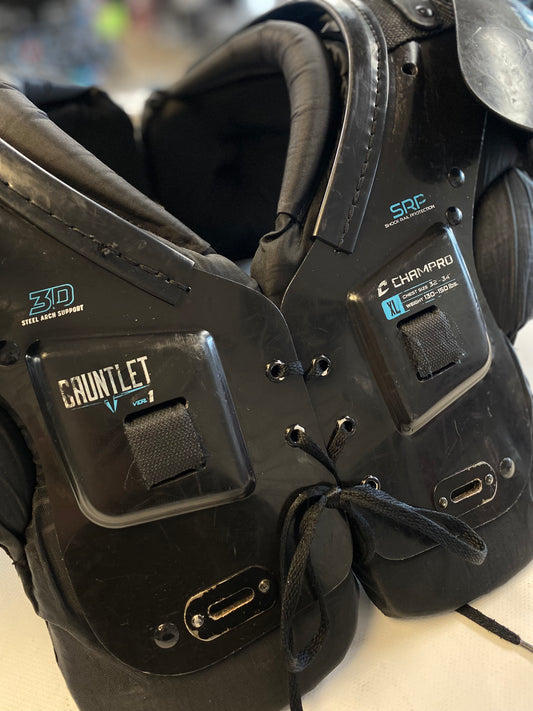 Champro Gauntlet Youth XL Shoulder Pads (used)