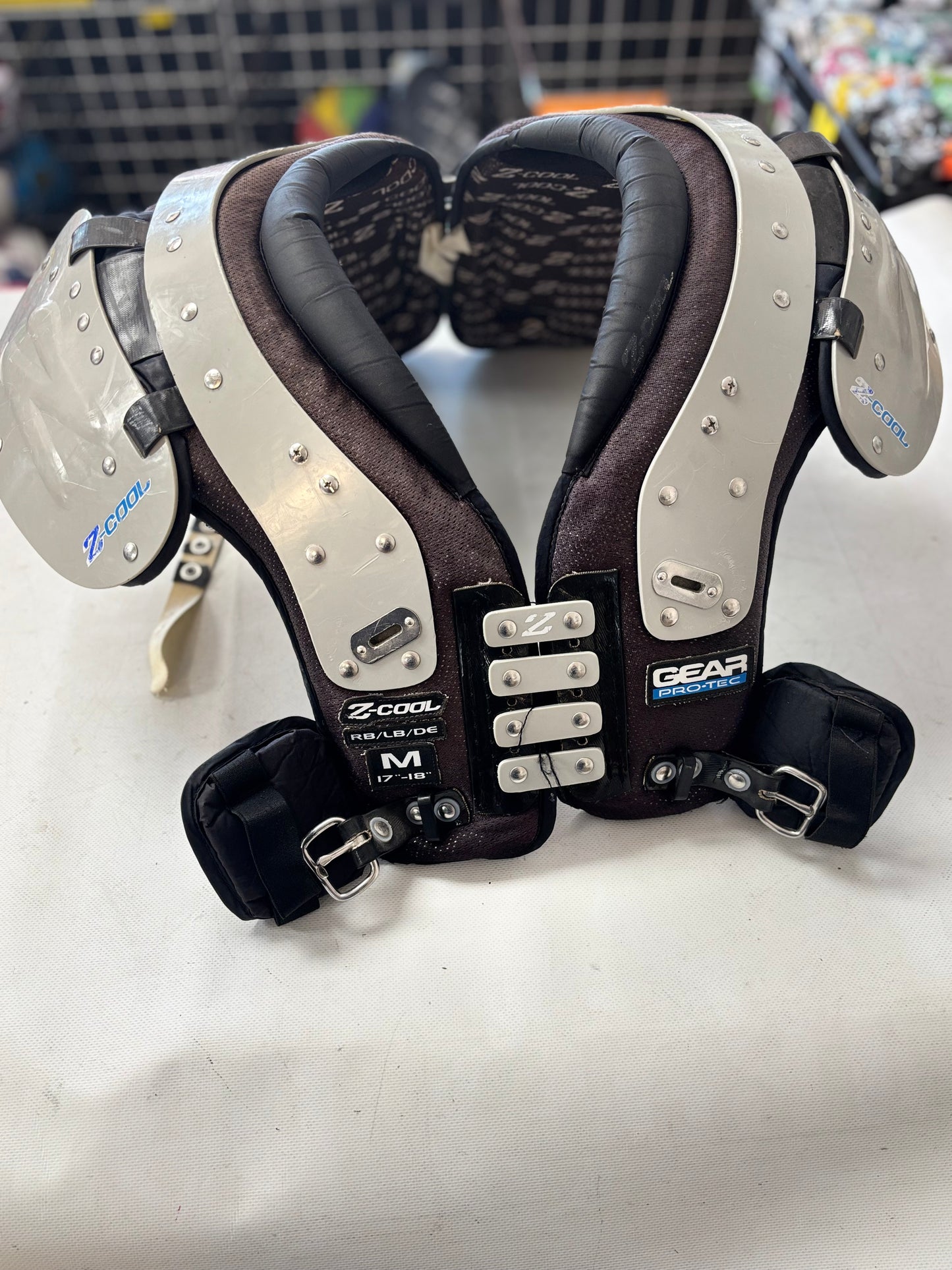 Gear Pro-Tec Z-Cool Medium Football Shoulder Pads