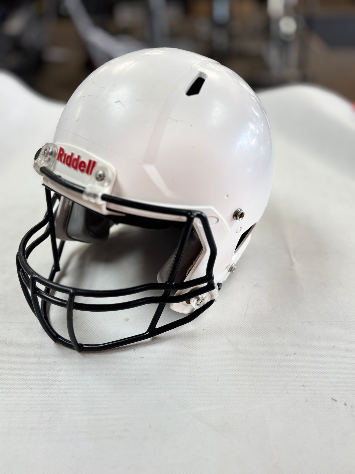 2023 Riddell Victor I Youth Small/Medium Football Helmet