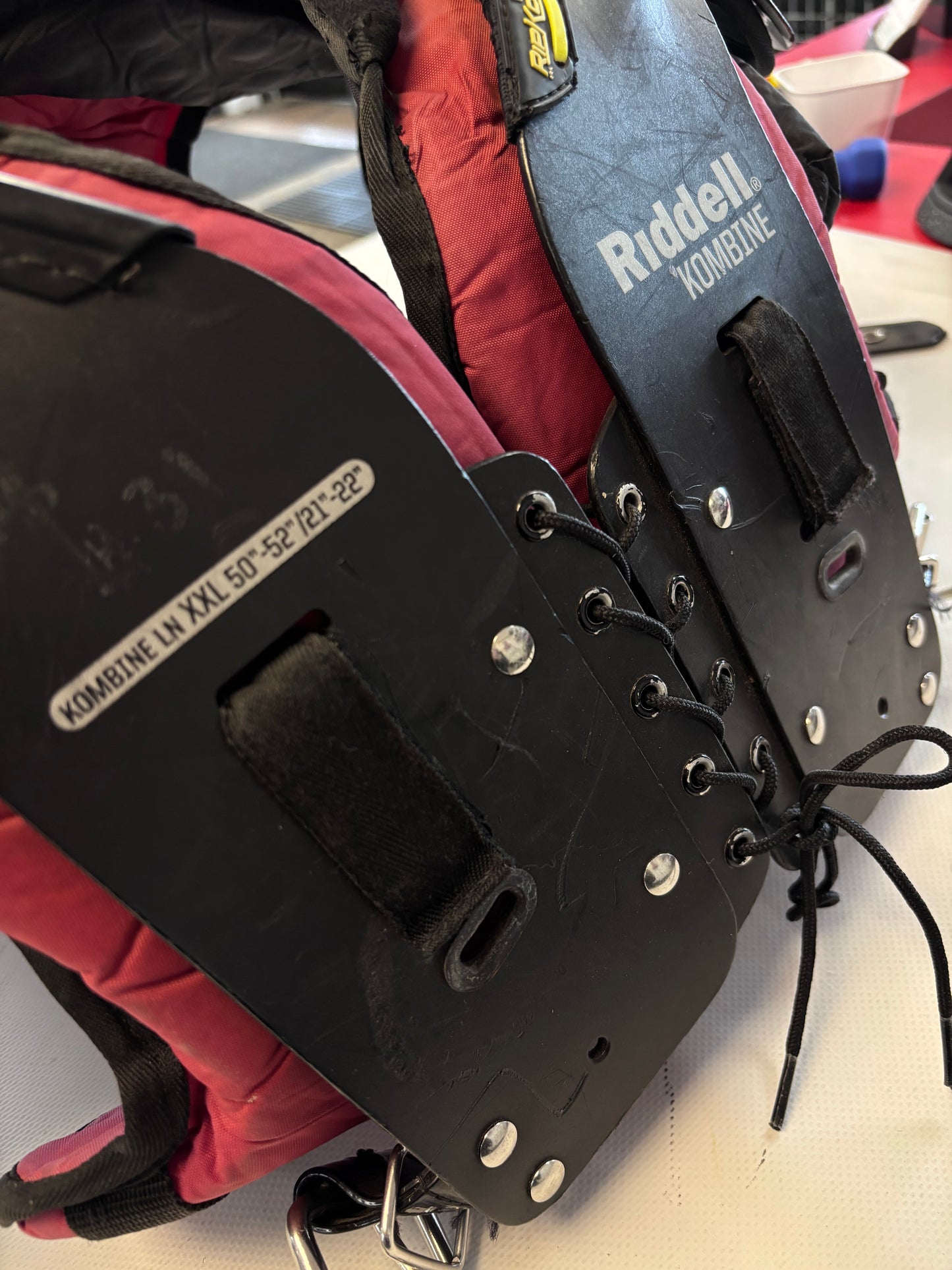 Riddell Kombine Adult XXL Shoulder Pads (used)