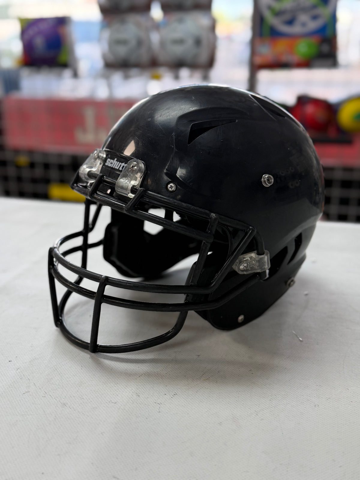 Schutt Vengeance A11 2024 Youth Large (used)