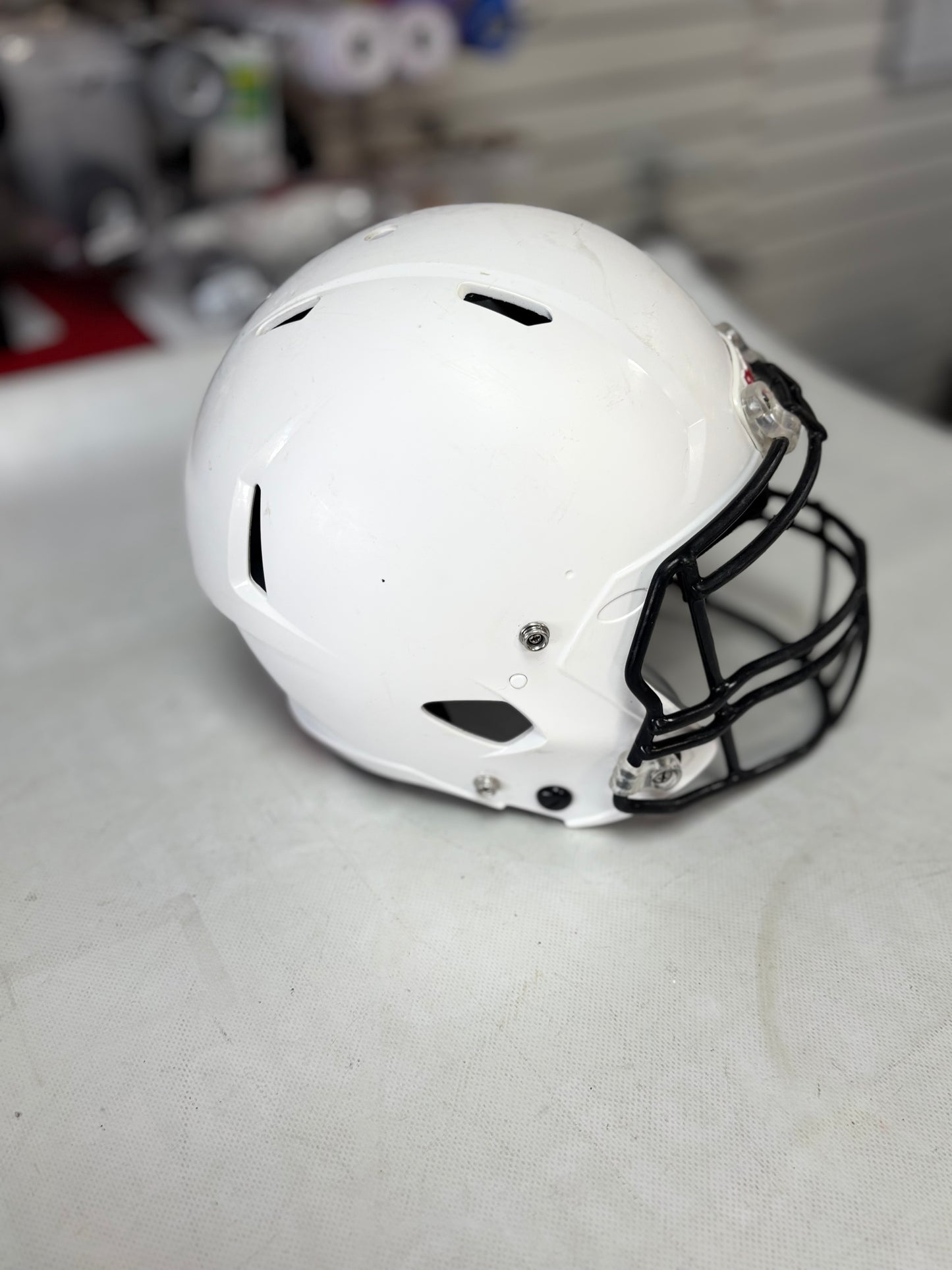 2024 Riddell Victor I Youth Small/Medium Football Helmet (used)
