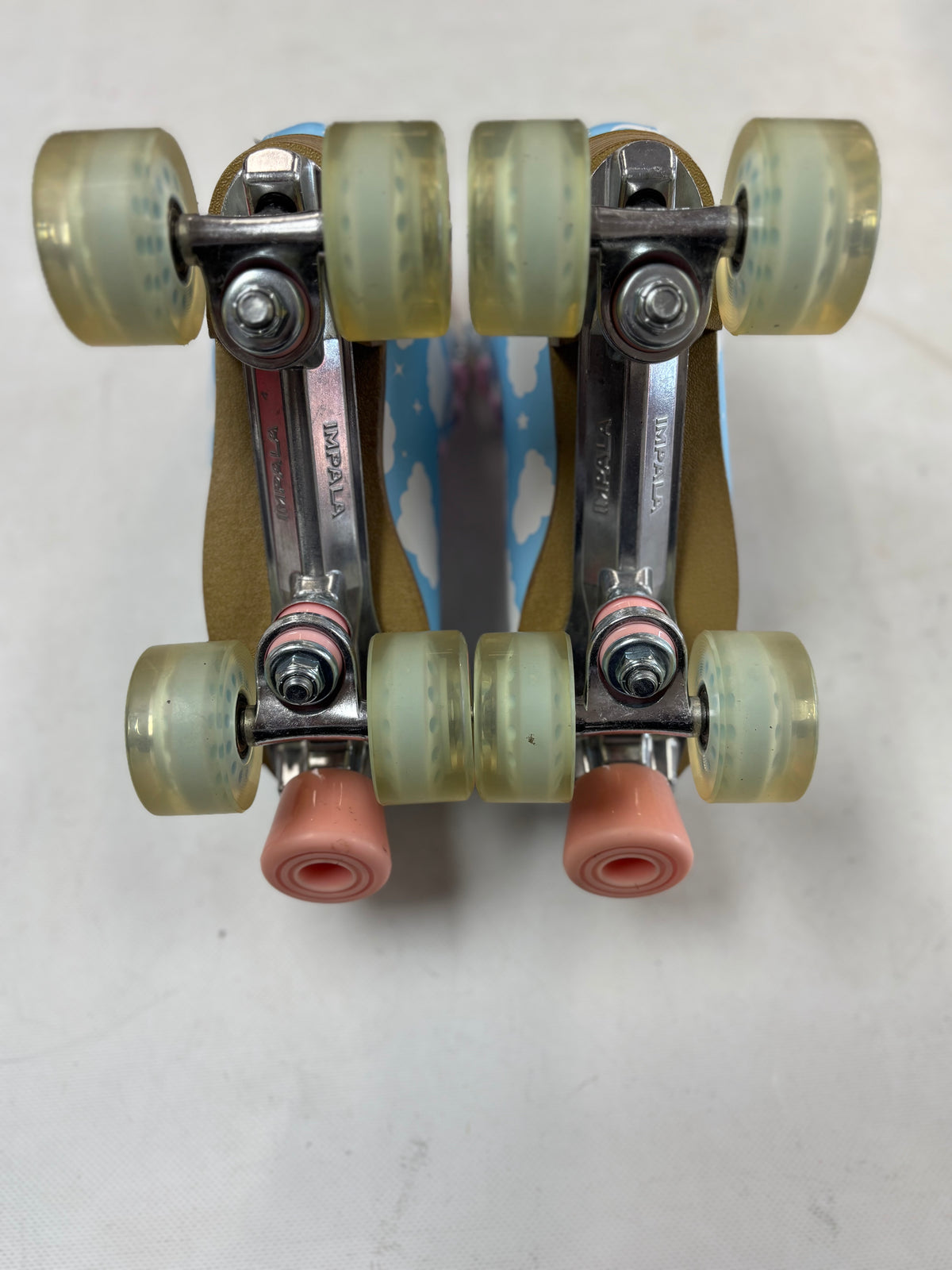 Cloudy Impala Rollerskates Size 7 (used)
