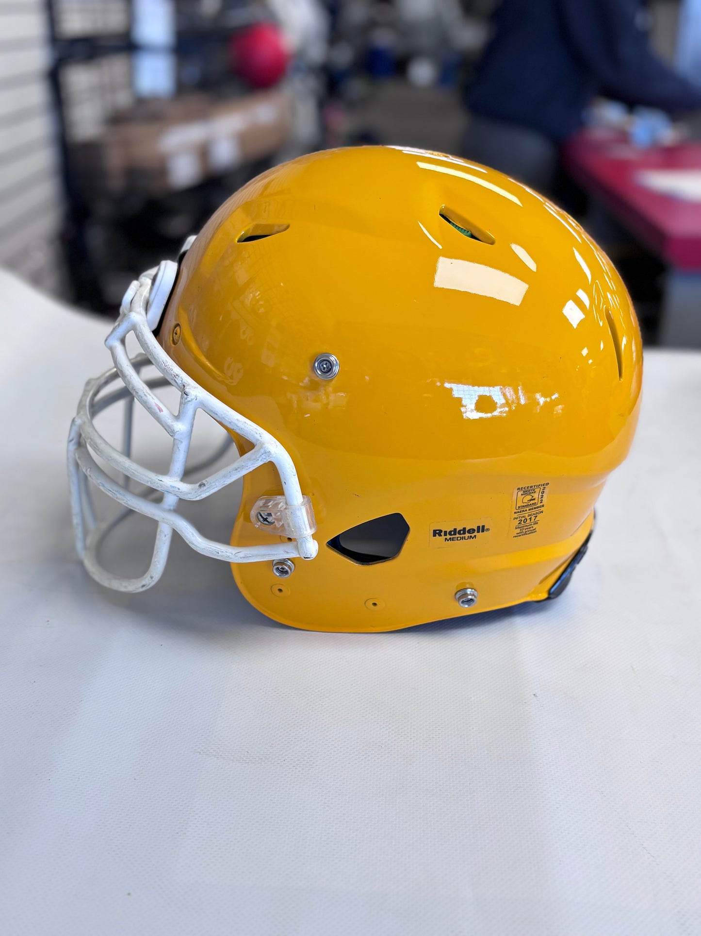 Schutt Vengeance 2017 Youth Medium Football Helmet (used)
