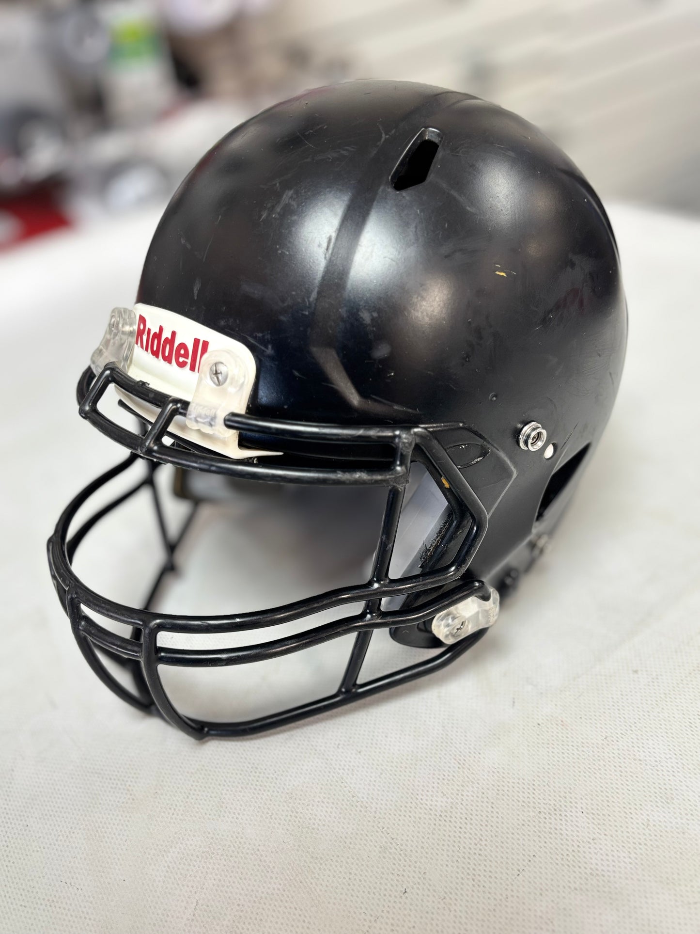 2021 Riddell Victor Youth Small/Medium Football Helmet (used)