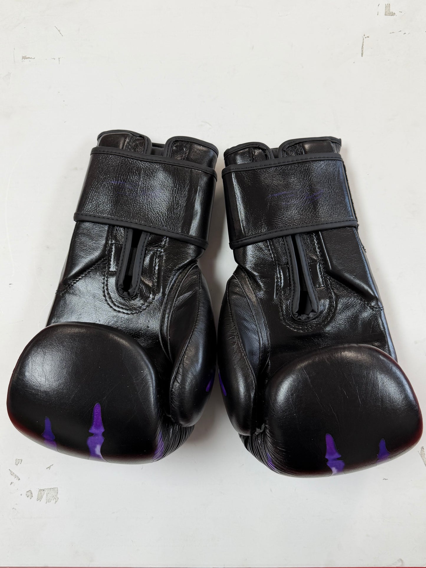 True Kombat 16oz Gloves