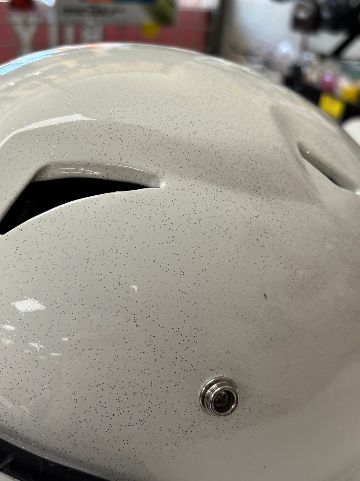 Schutt Vengeance 2018 in Glitter White - Youth Medium Football Helmet (used)