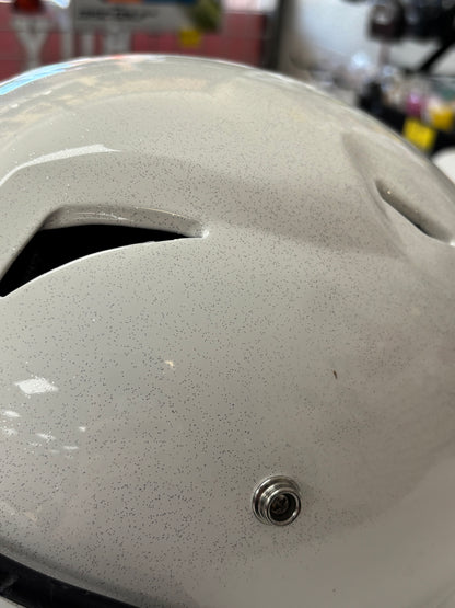 Schutt Vengeance 2018 in Glitter White - Youth Medium Football Helmet (used)
