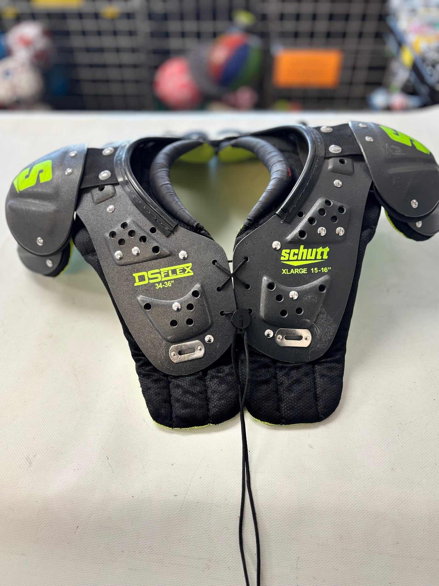Schutt DS Flex football shoulder Youth X-Large