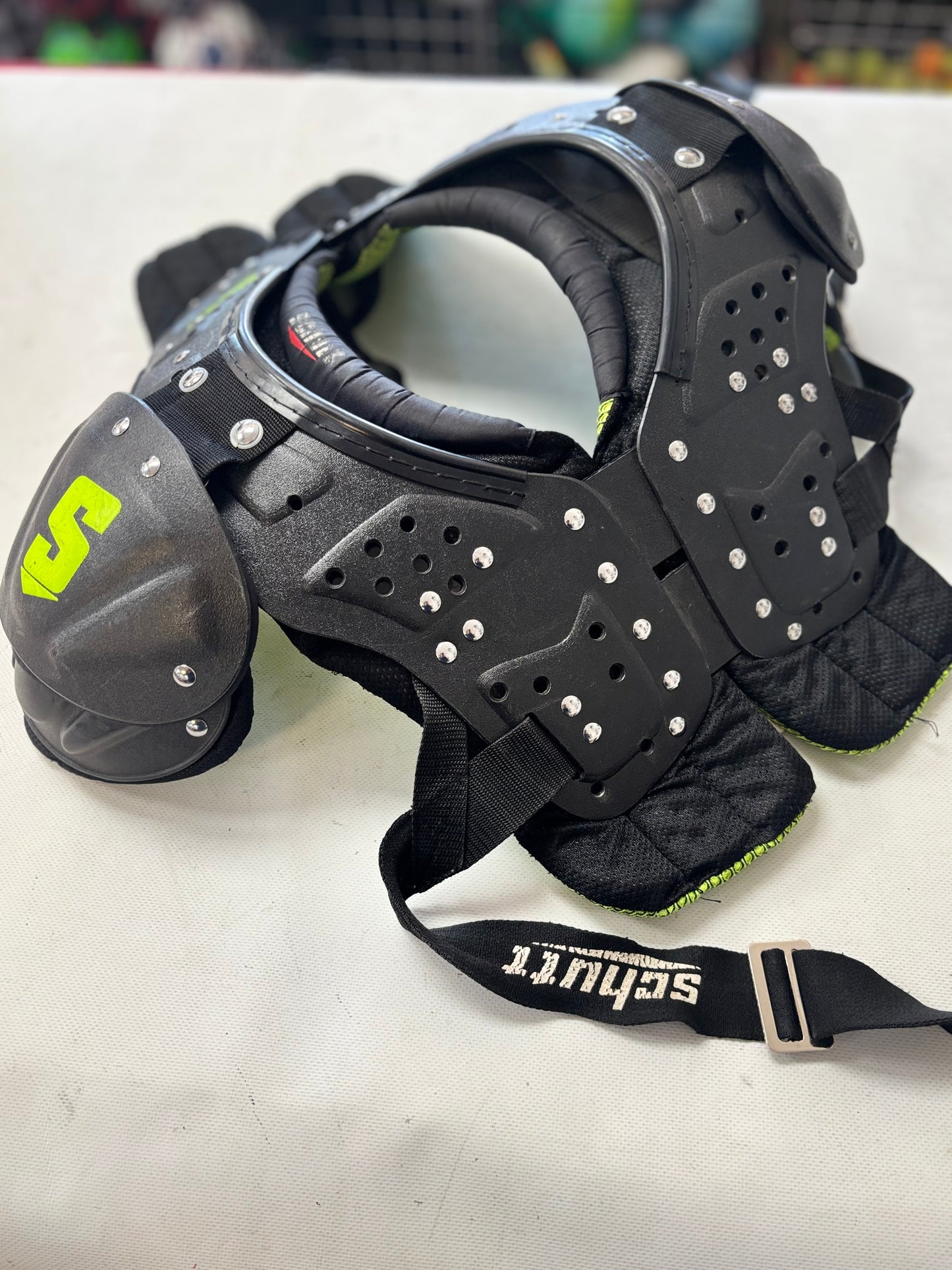 Schutt Y-Flex 4.0 Youth Medium Football Shoulder Pads