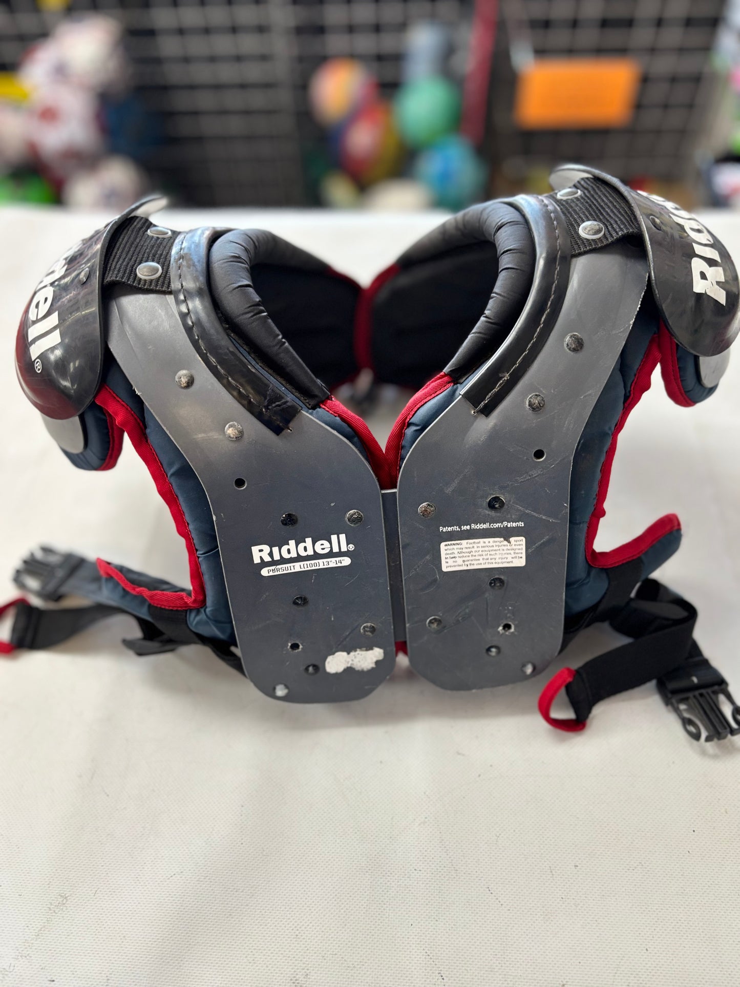 Riddell Pursuit Youth Large Football Shoulder Pads