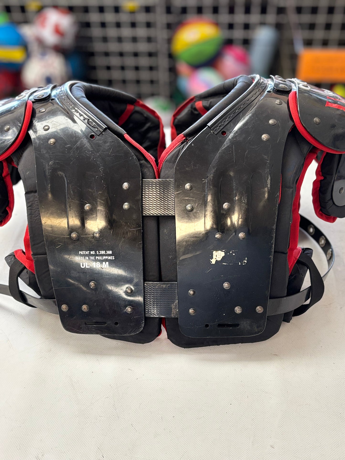 Riddell Ultra Shoulder Pads Size Medium (used)