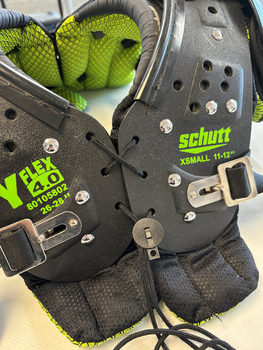 Schutt Y Flex 4.0 Youth XSmall Shoulder Pads (used)