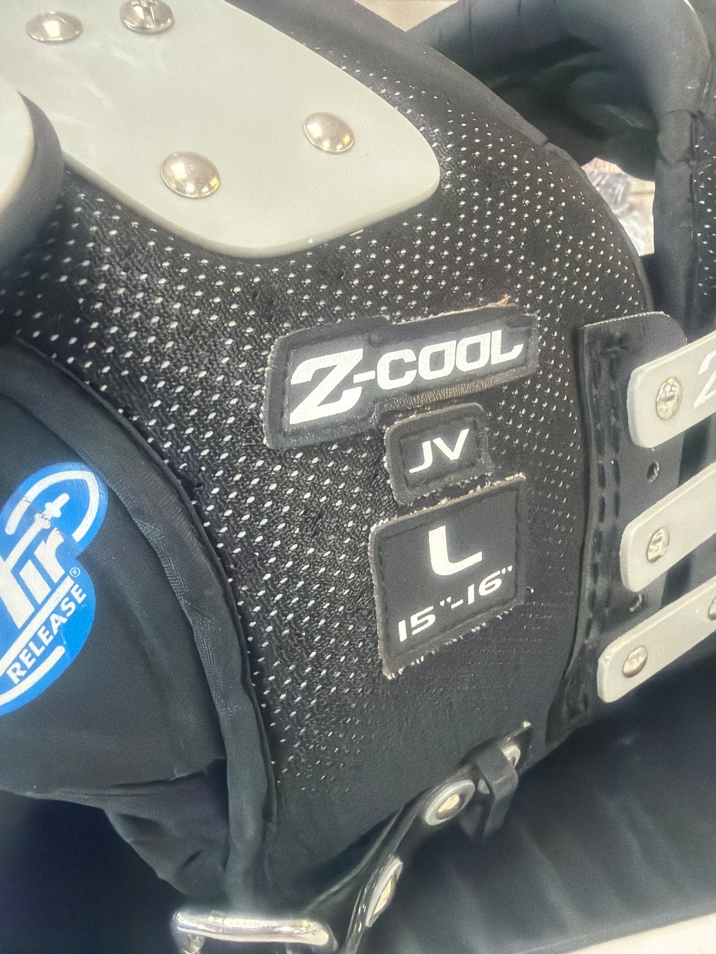 Z-Cool QB/WR/DB Shoulder Pads - Large (Used)
