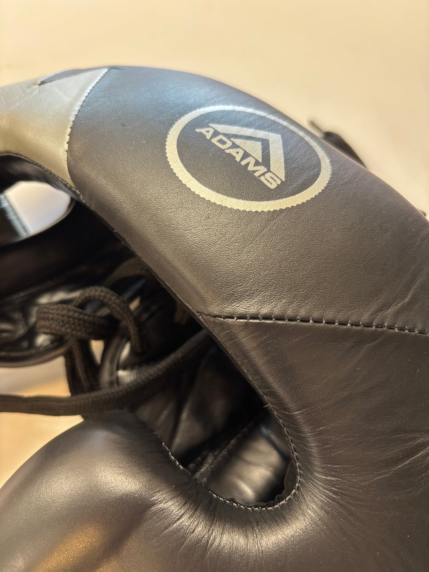 Adam’s Lightning Cheek Shadow Leather Boxing Headgear (used)