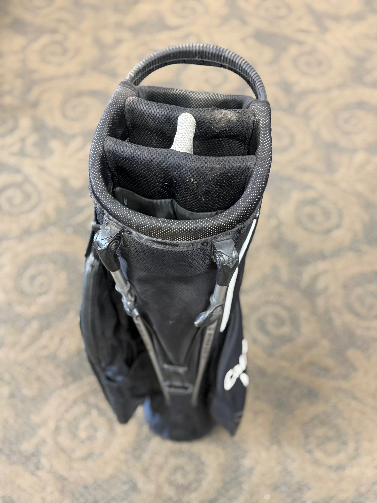 Callaway Hyper-Lite 3.5 golf stand bag (used)