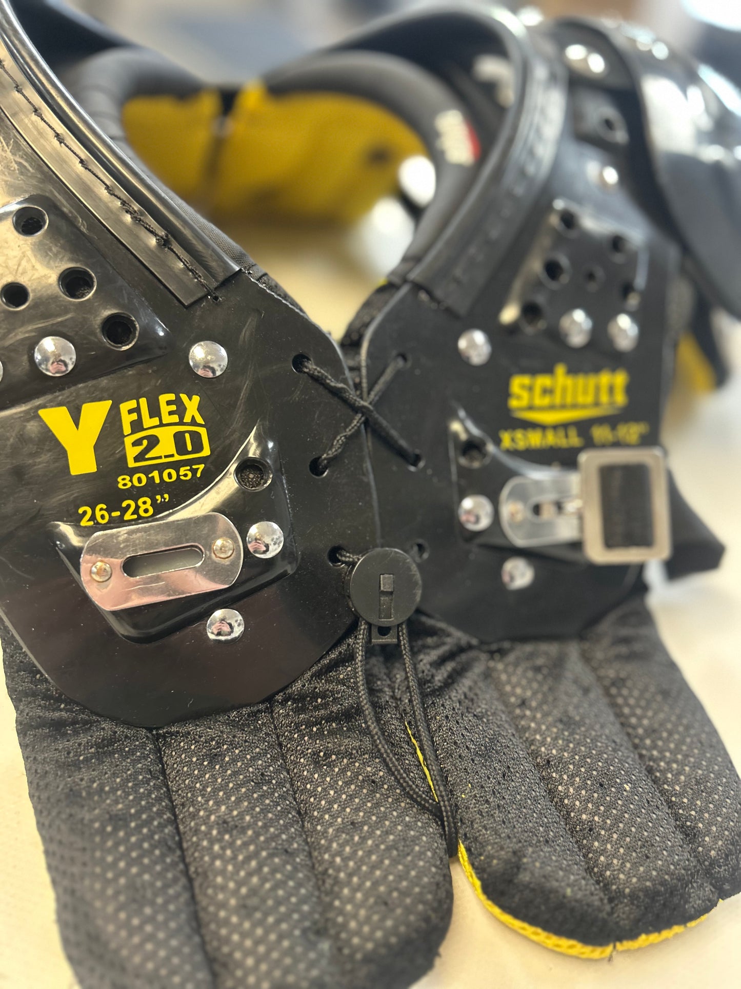 Schutt Yflex 2.0 Shoulderpads.  - Youth X-Small (Used)