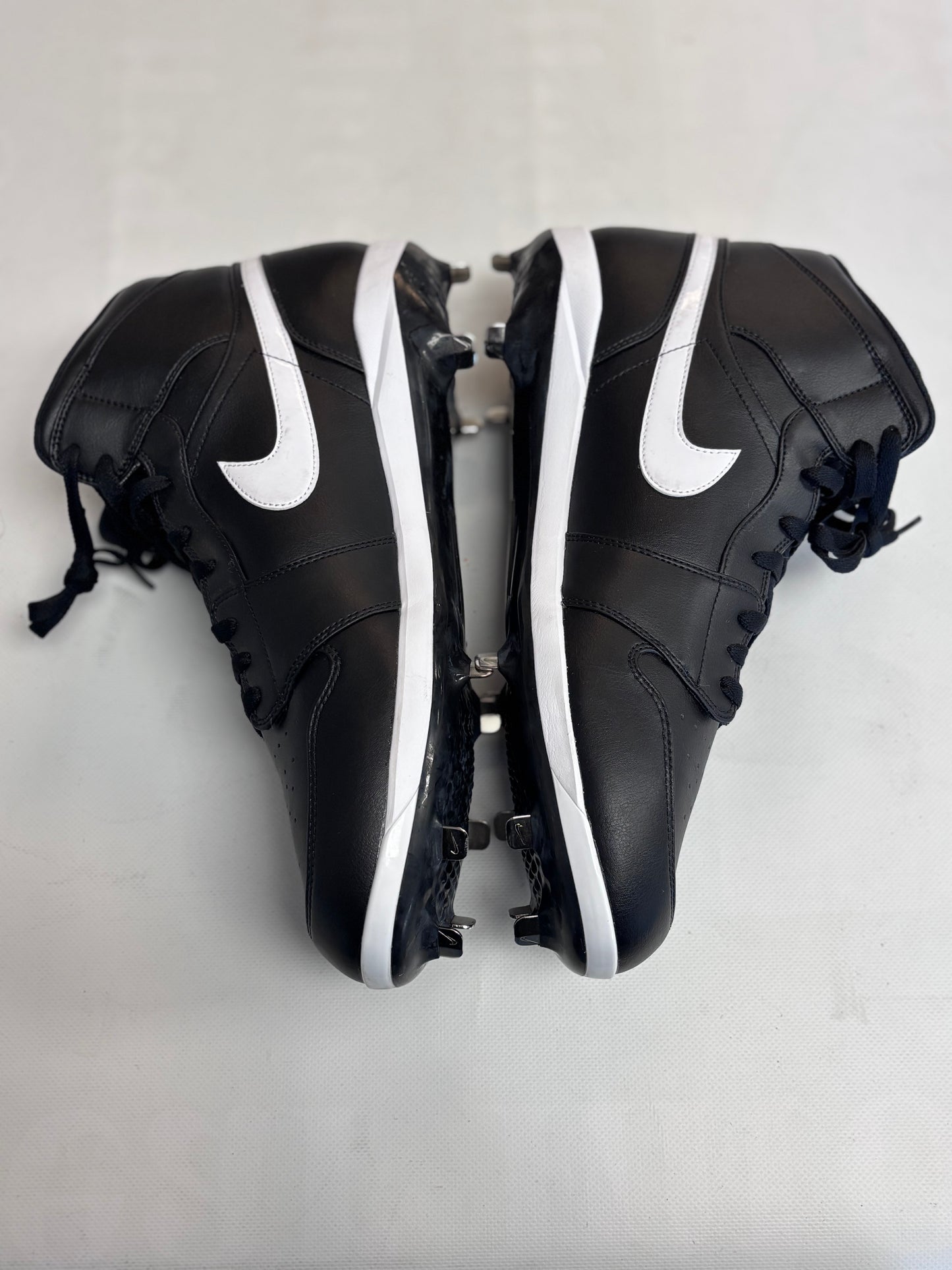 Nike Air Jordan 1 Retro Metal men's baseball cleats size 16