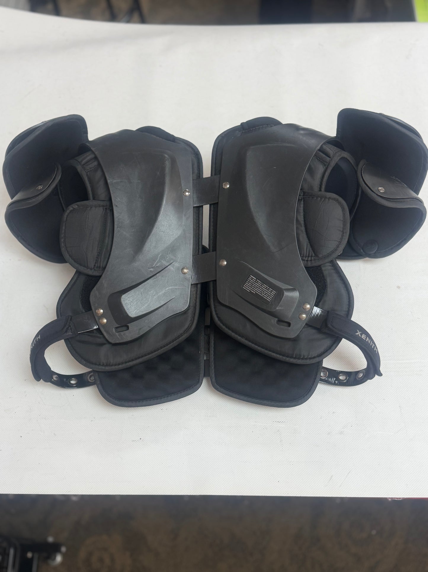 Zenith Velocity Pro Adult Medium Shoulder Pads (used)