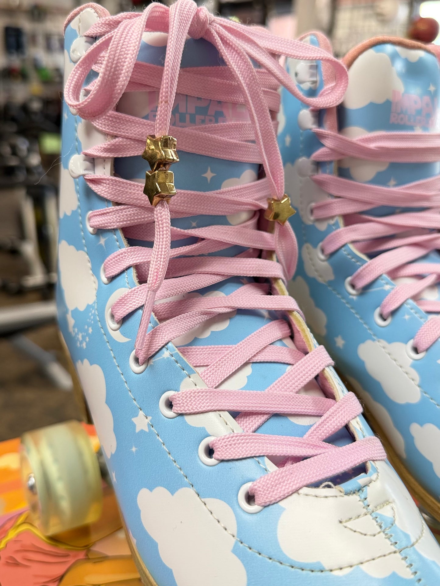 Cloudy Impala Rollerskates Size 7 (used)