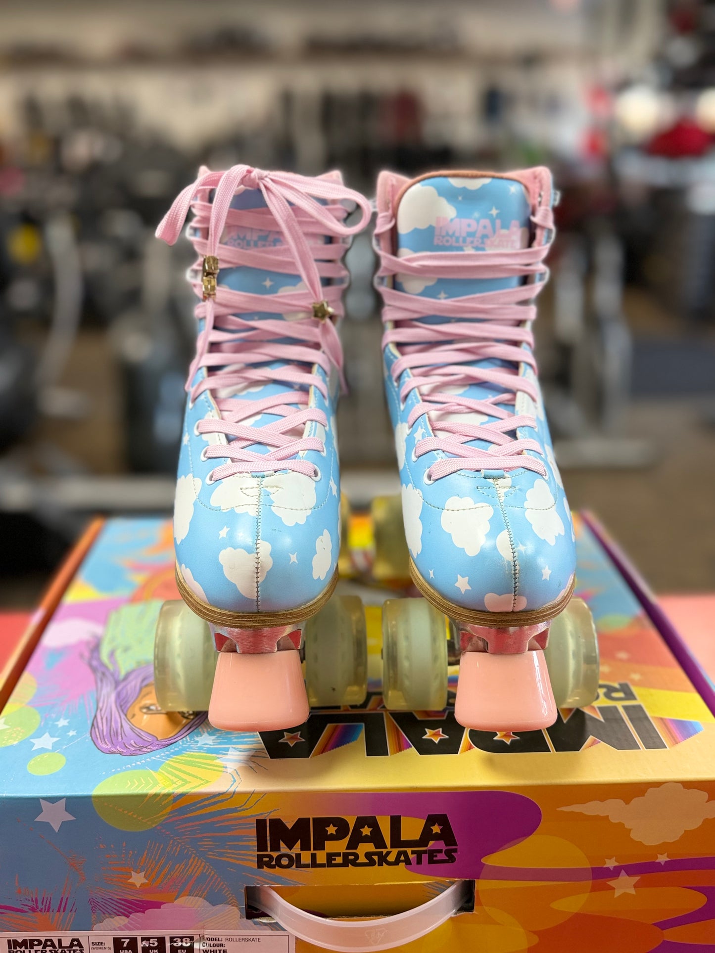 Cloudy Impala Rollerskates Size 7 (used)