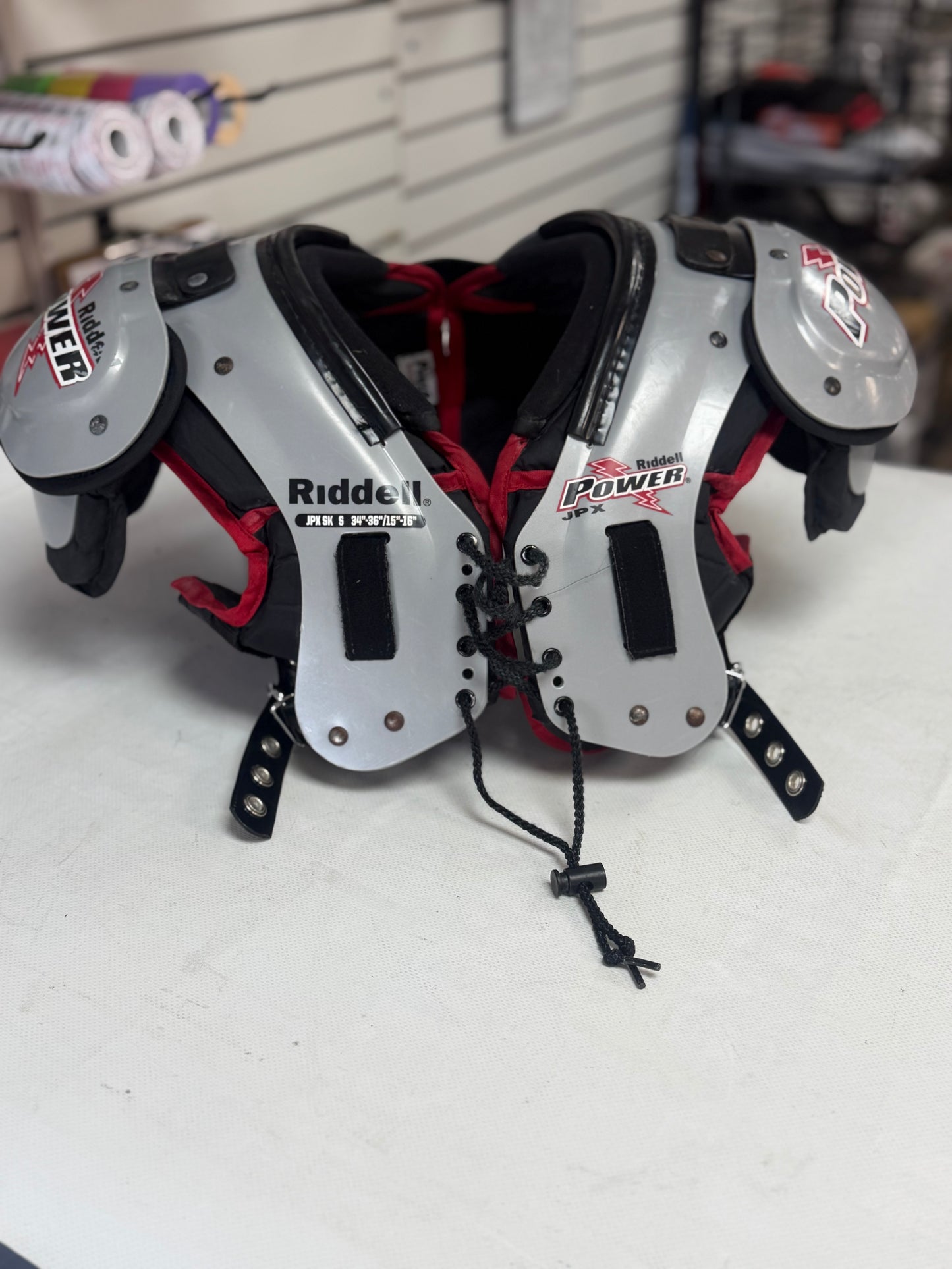 Riddell JPX Shoulder Pads (Youth, size Small)