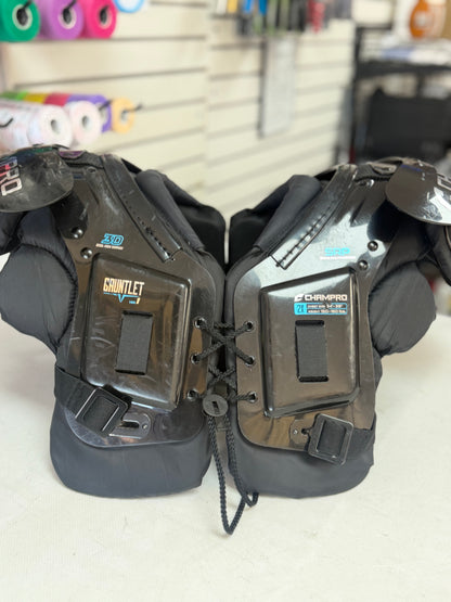 Champro Gauntlet Youth 2XL Shoulder Pads (used)