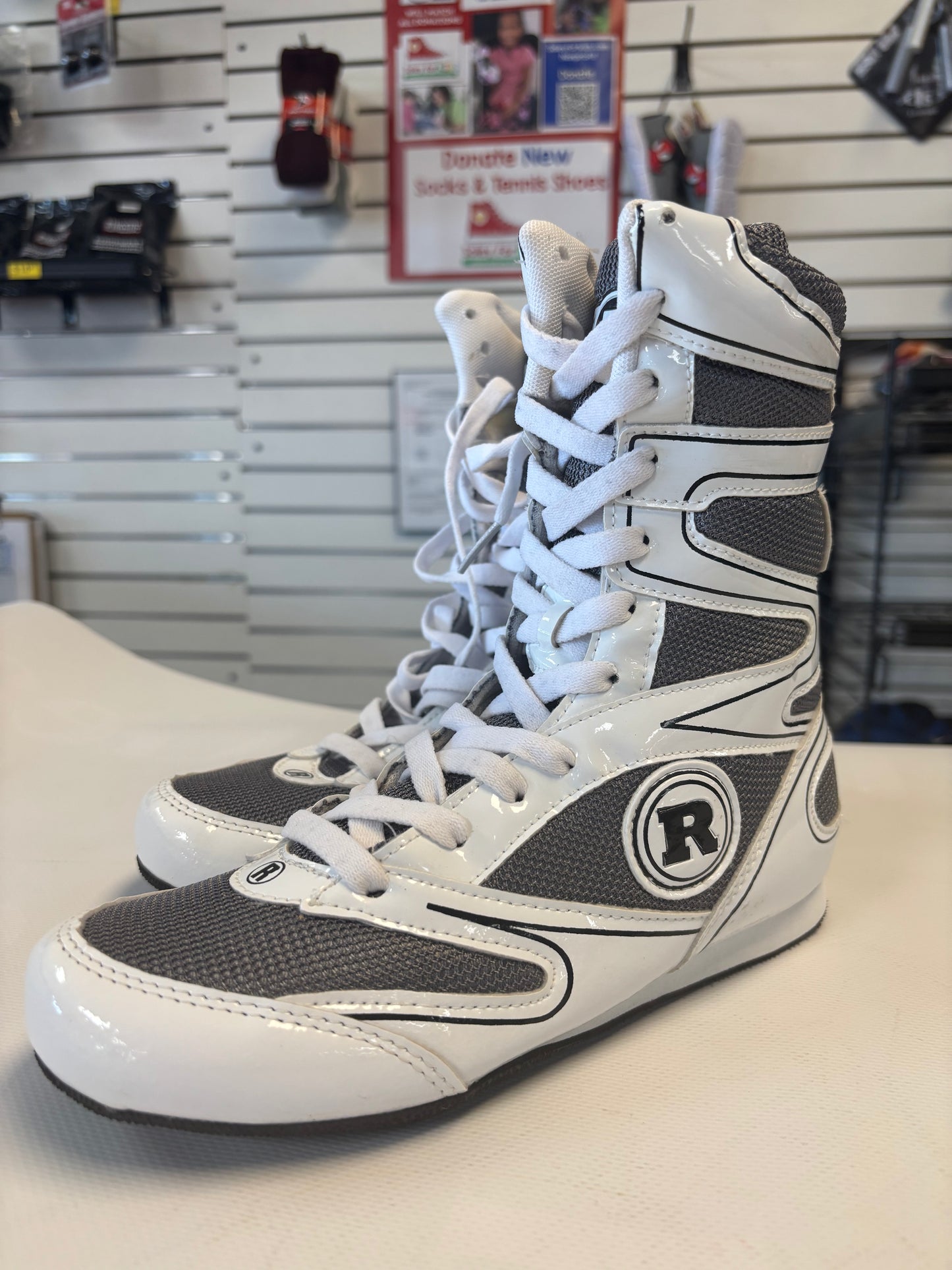 Ringside Undefeated Boxing Shoes - Size 3 (like new)