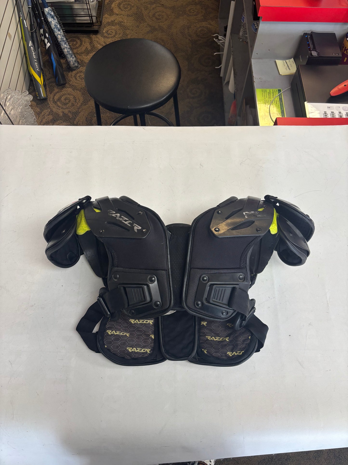 Gear Pro Tec Razor Shoulder Pads | Adult Large (Used)