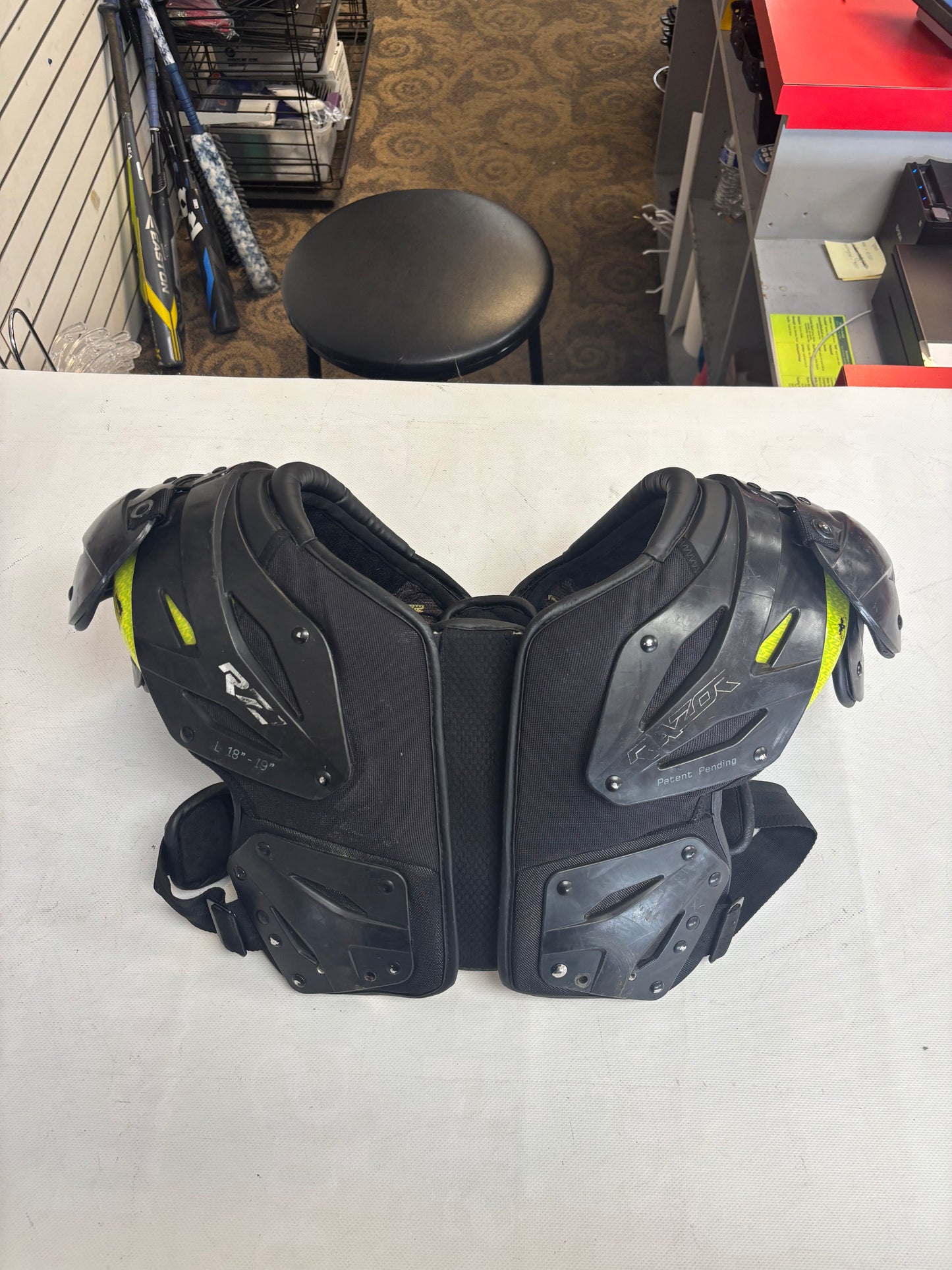 Gear Pro Tec Razor Shoulder Pads | Adult Large (Used)