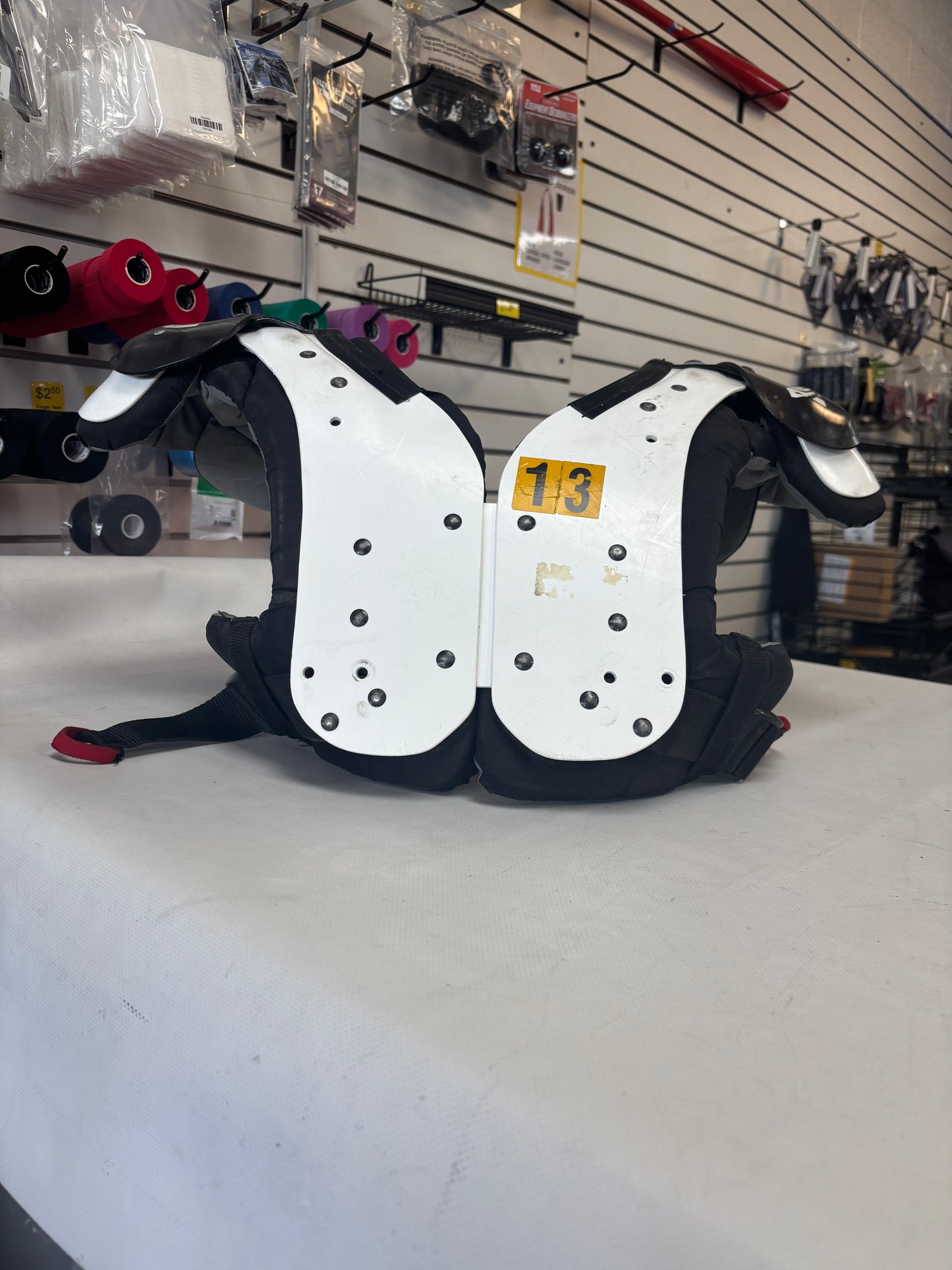 Riddell Warrior Shoulder pads Size Youth XL (used)