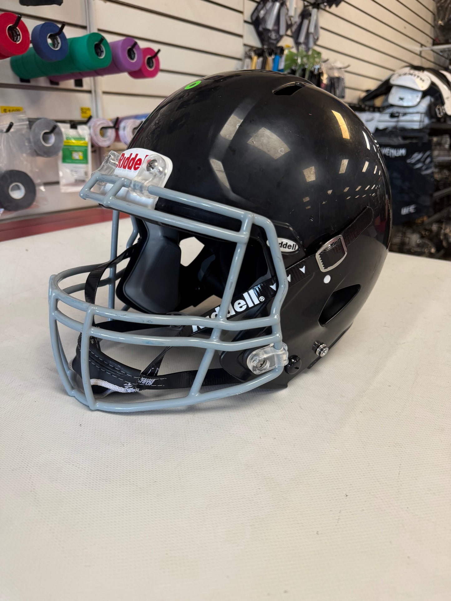 Riddell Victor-I Youth Large/X-Large (used)