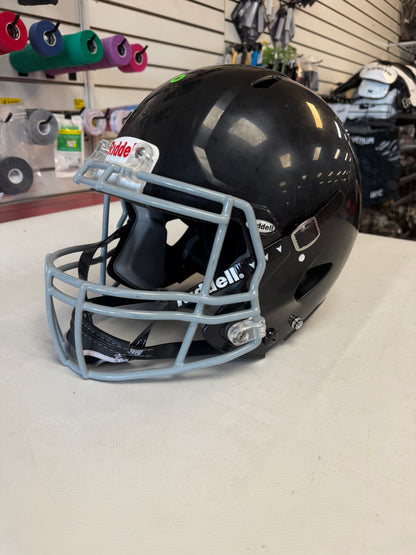 Riddell Victor-I Youth Large/X-Large (used)
