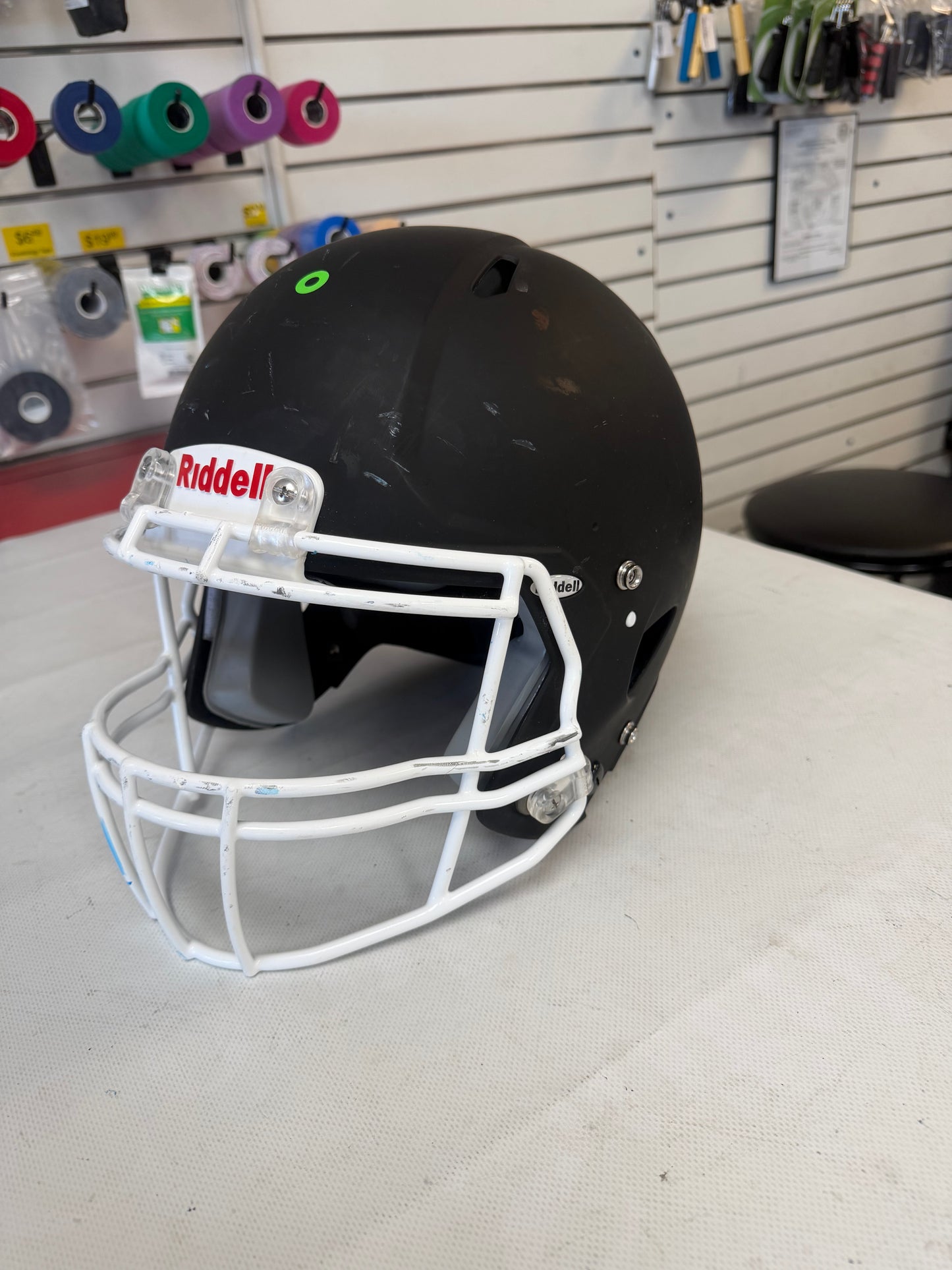 Riddell Victor-I 2025 Matte Black Youth Lg / Xl (used)