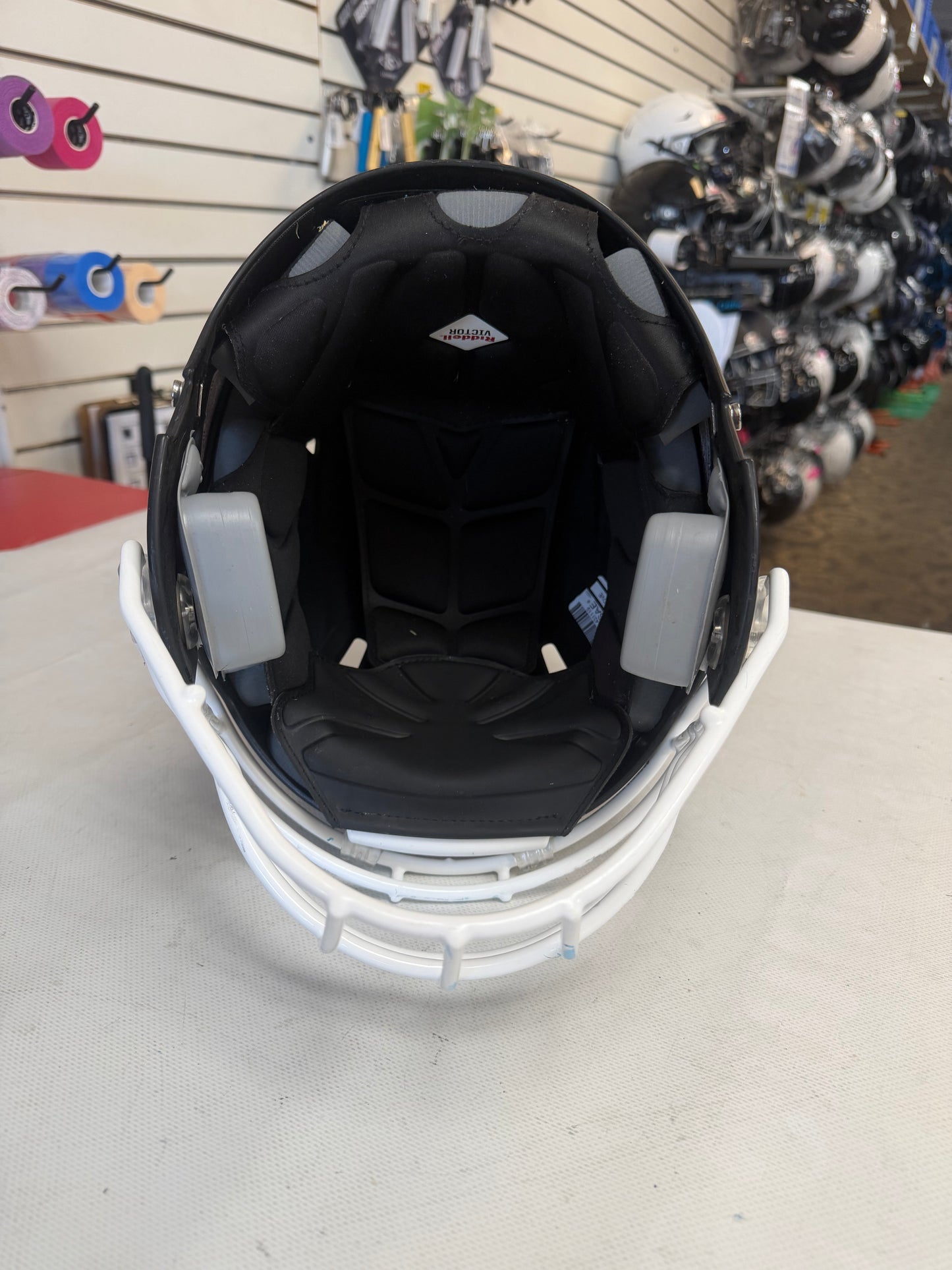 Riddell Victor-I 2025 Matte Black Youth Lg / Xl (used)