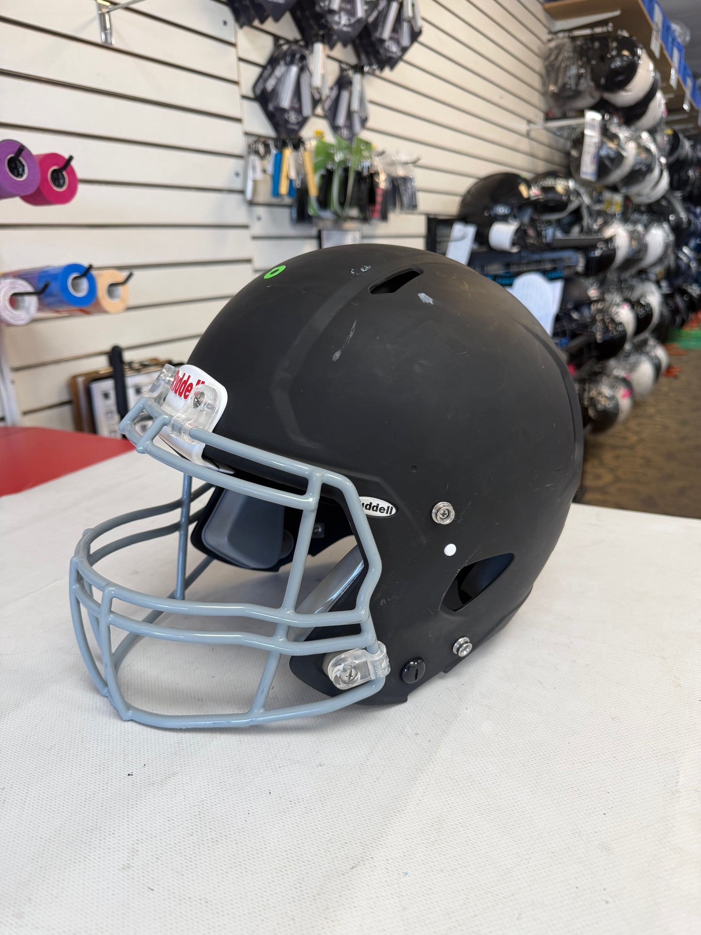 Riddell Victor-I Youth Lg/Xl Matte Black Football Helmet (used)