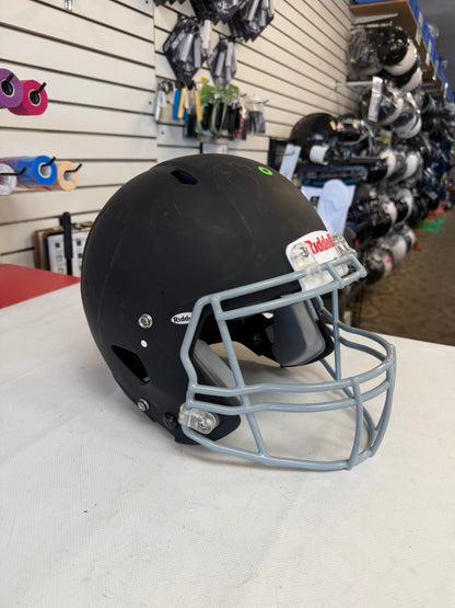 Riddell Victor-I Youth Lg/Xl Matte Black Football Helmet (used)
