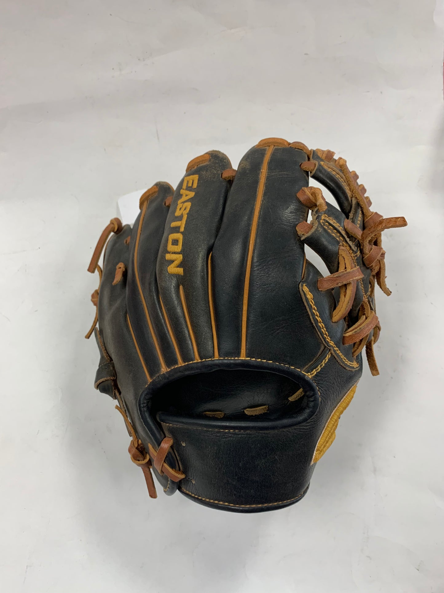 Baseball Gloves - Used, Quality Mitts